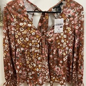 New Forever 21 floral 🌸 long sleeve - Small